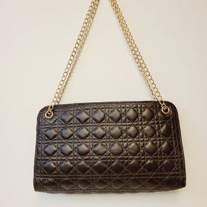 Black Quilted Zipped Pouch With Chain